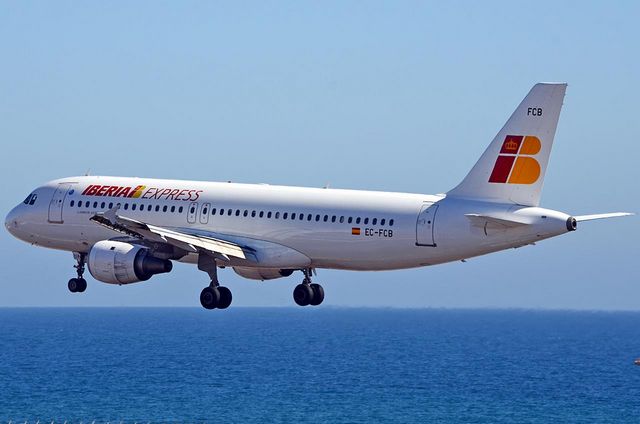 Iberia Express снизила цены на билеты на Канарские острова